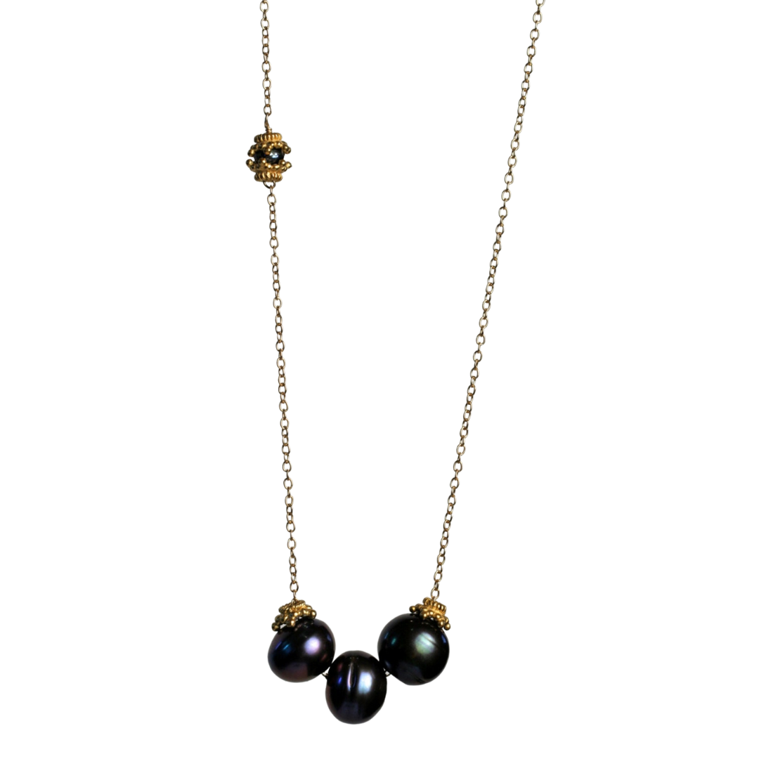 Black Pearl Love Necklace